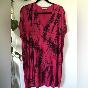 Vibrant Pink and Black Women's Tunic Top.